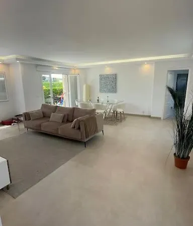 Family-friendly Escape- 130m2 Of Pure Joy Lejlighed *