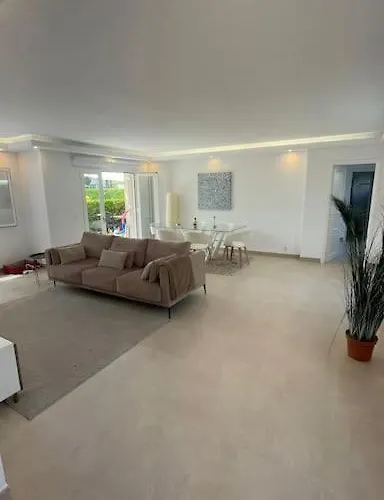 Family-friendly Escape- 130m2 Of Pure Joy Lägenhet *