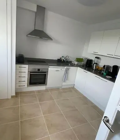 Lejlighed Family-friendly Escape- 130m2 Of Pure Joy *