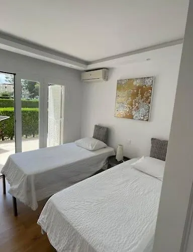 Family-friendly Escape- 130m2 Of Pure Joy * Порт-де-Польєнса